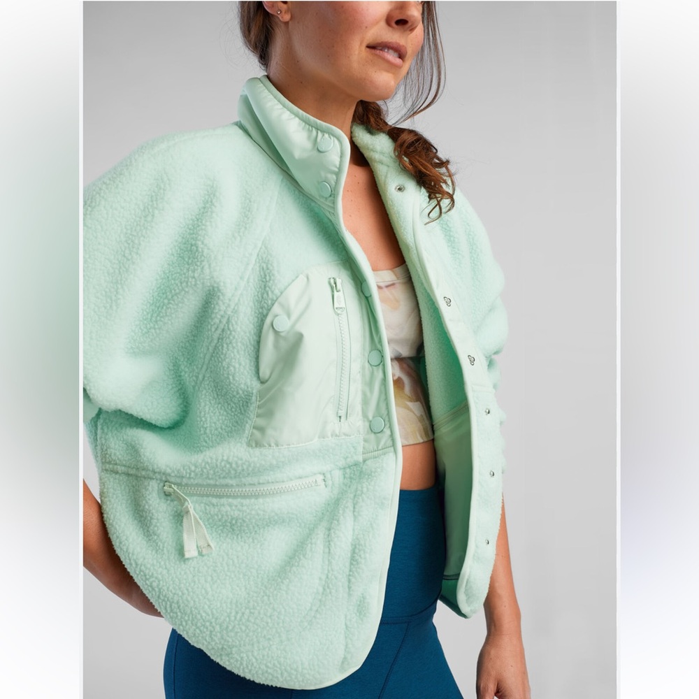 Boutique 🩵 Women's Mint Aquamarine Fleece Jacket NWOT